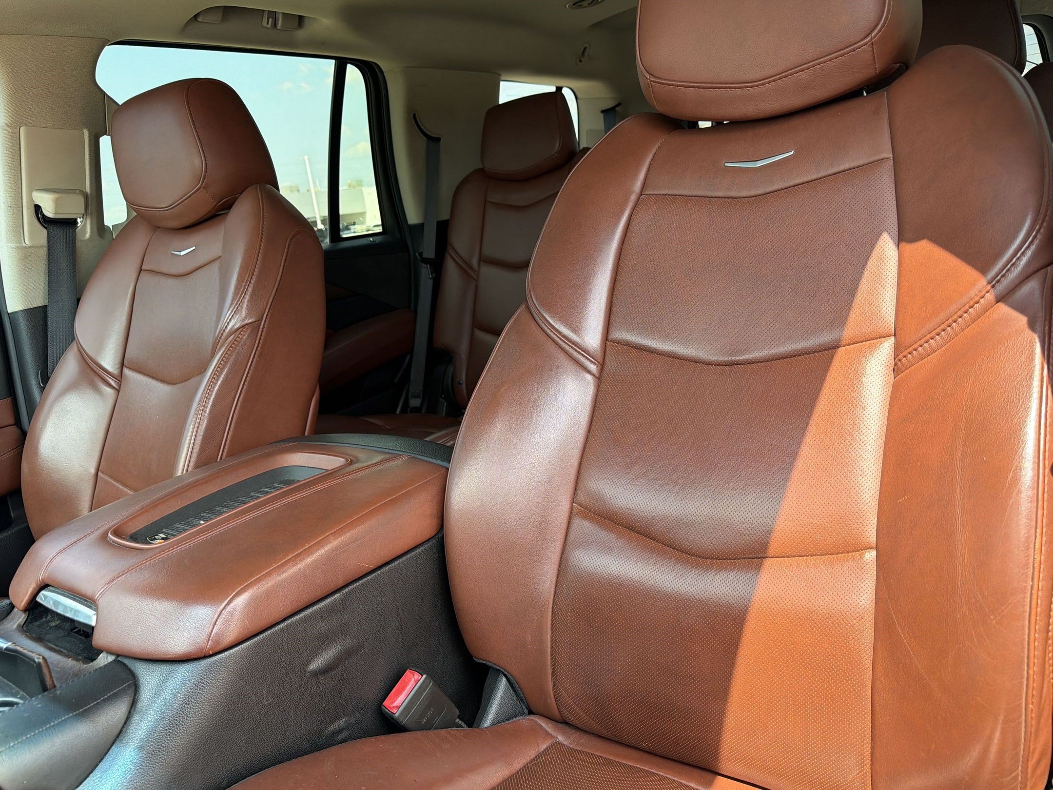 Used 2018 Cadillac Escalade Premium Luxury RWD image 26