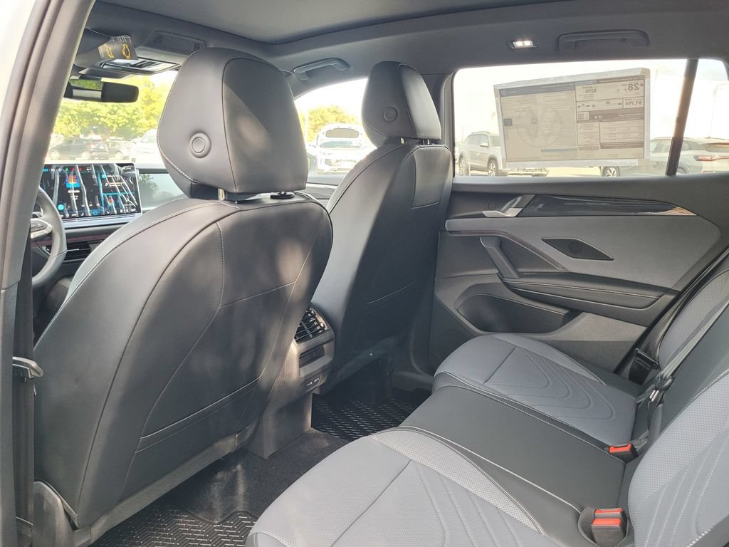 New 2026 Volkswagen Tiguan SE R-Line FWD image 14