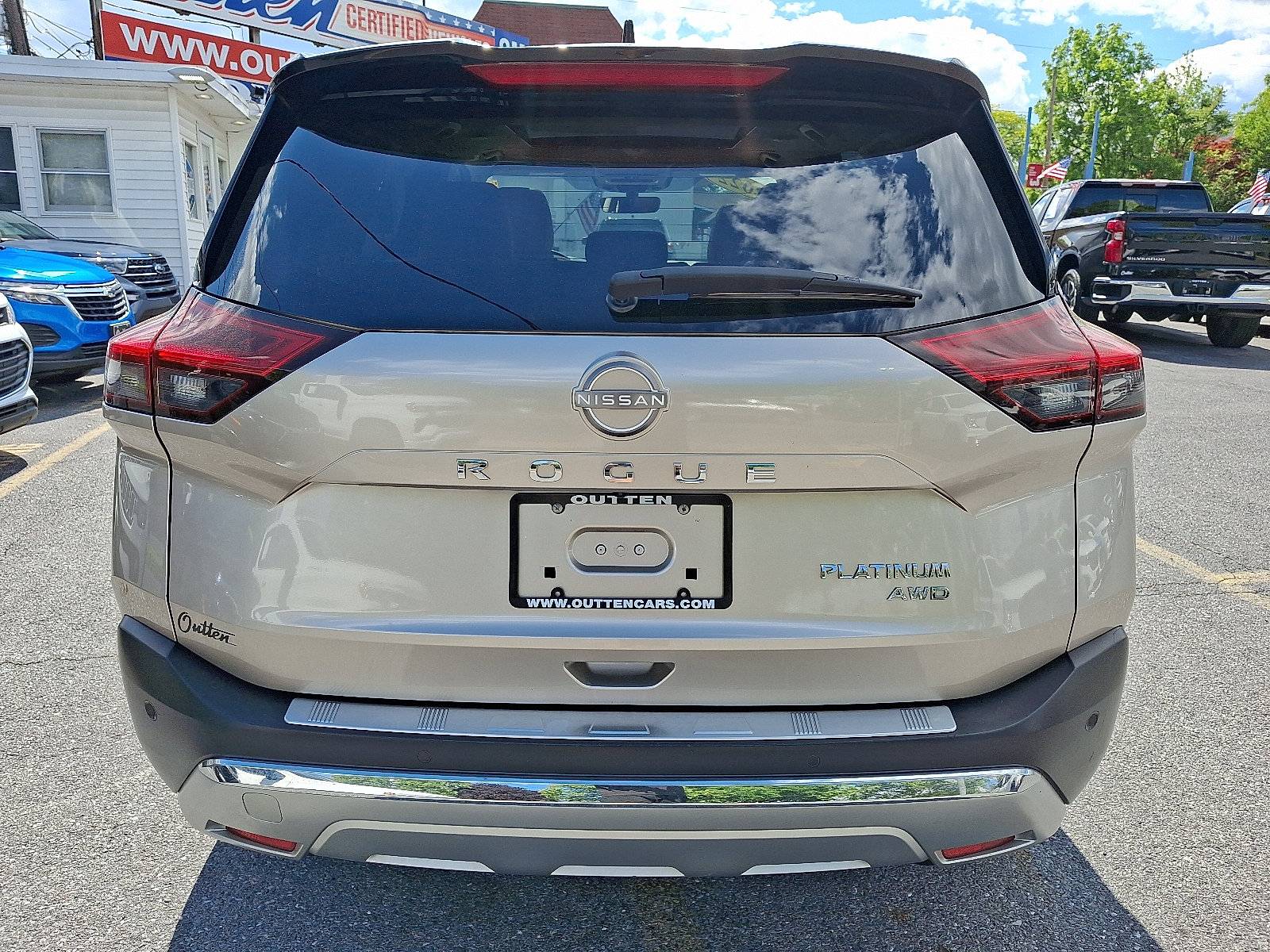 Used 2022 Nissan Rogue Platinum w/ Head-Up Display Package AWD/4WD image 4