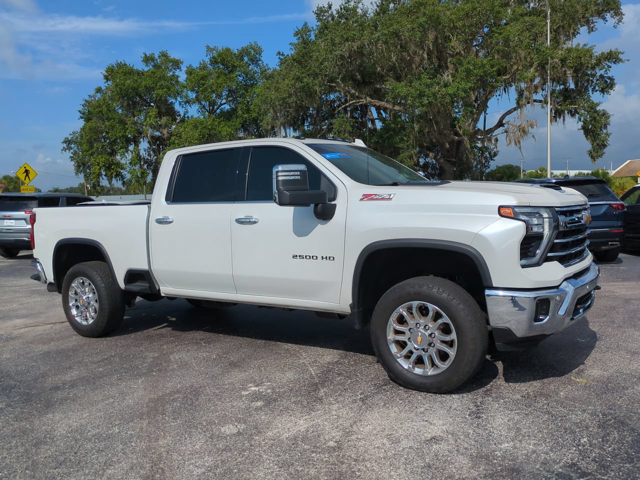Used 2024 Chevrolet Silverado 2500 LTZ w/ LTZ Plus Package AWD/4WD image 2