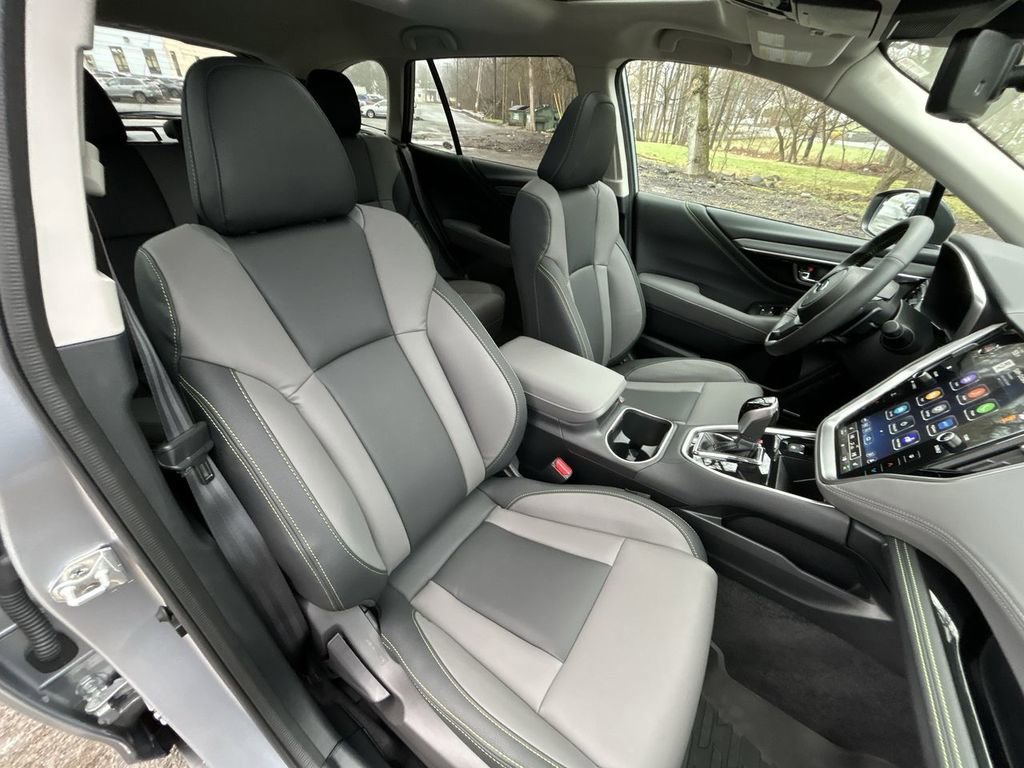 Certified 2025 Subaru Outback Onyx Edition AWD/4WD image 25