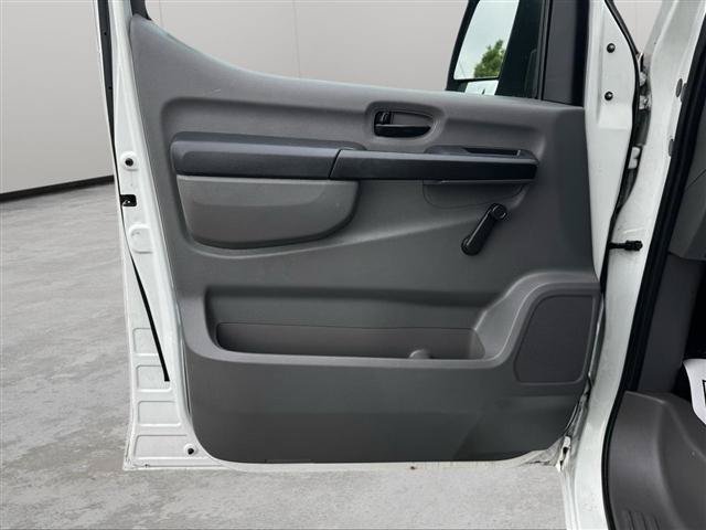 Used 2014 Nissan NV 1500 S w/ Side & Curtain Airbag Package RWD image 11