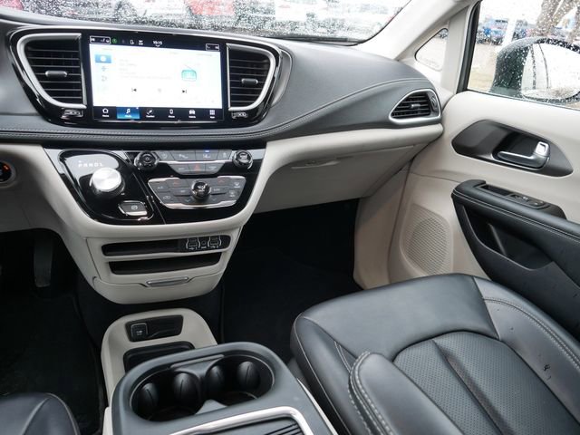 Used 2023 Chrysler Pacifica Touring-L image 22