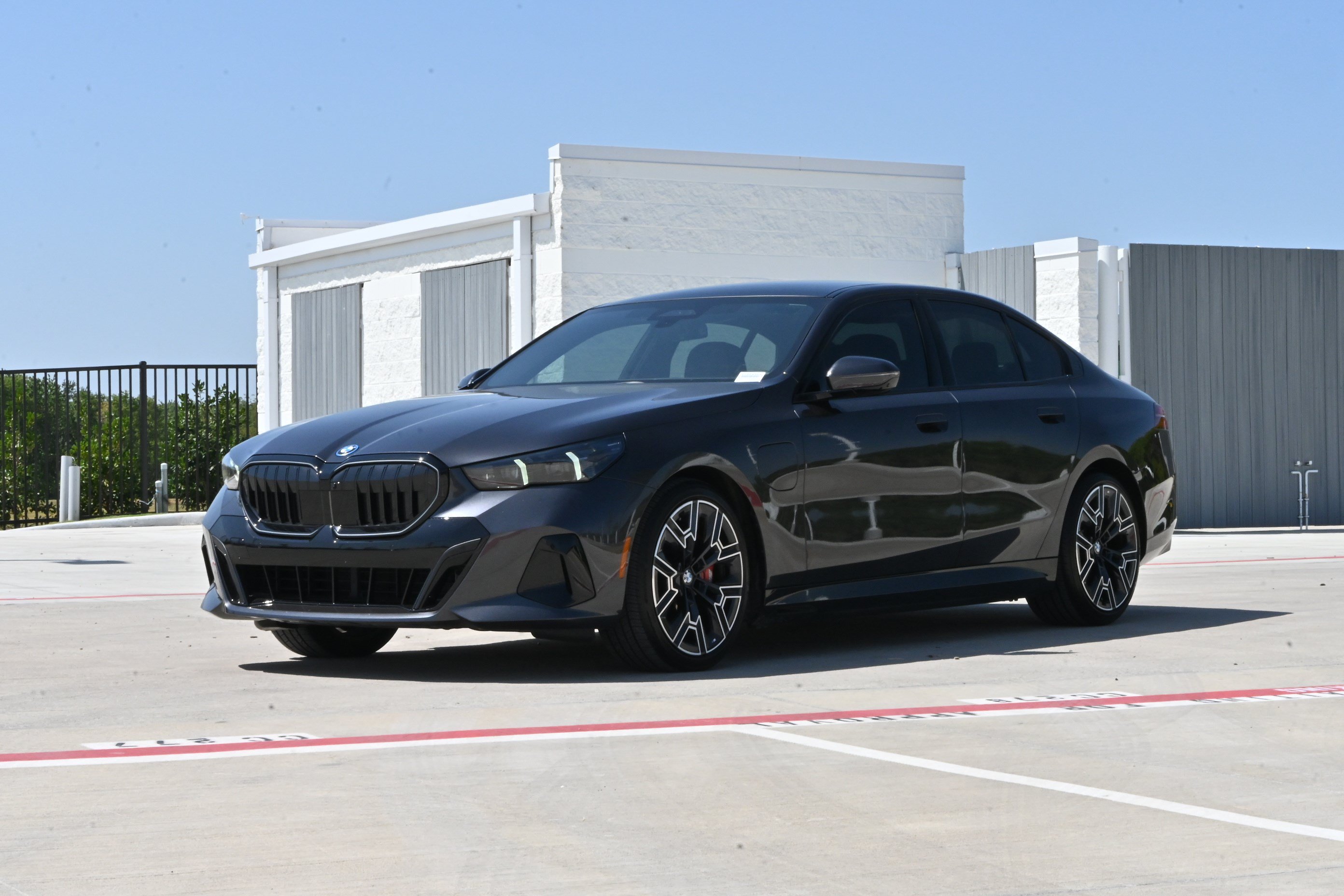 Used 2026 BMW 550e xDrive AWD/4WD image 5