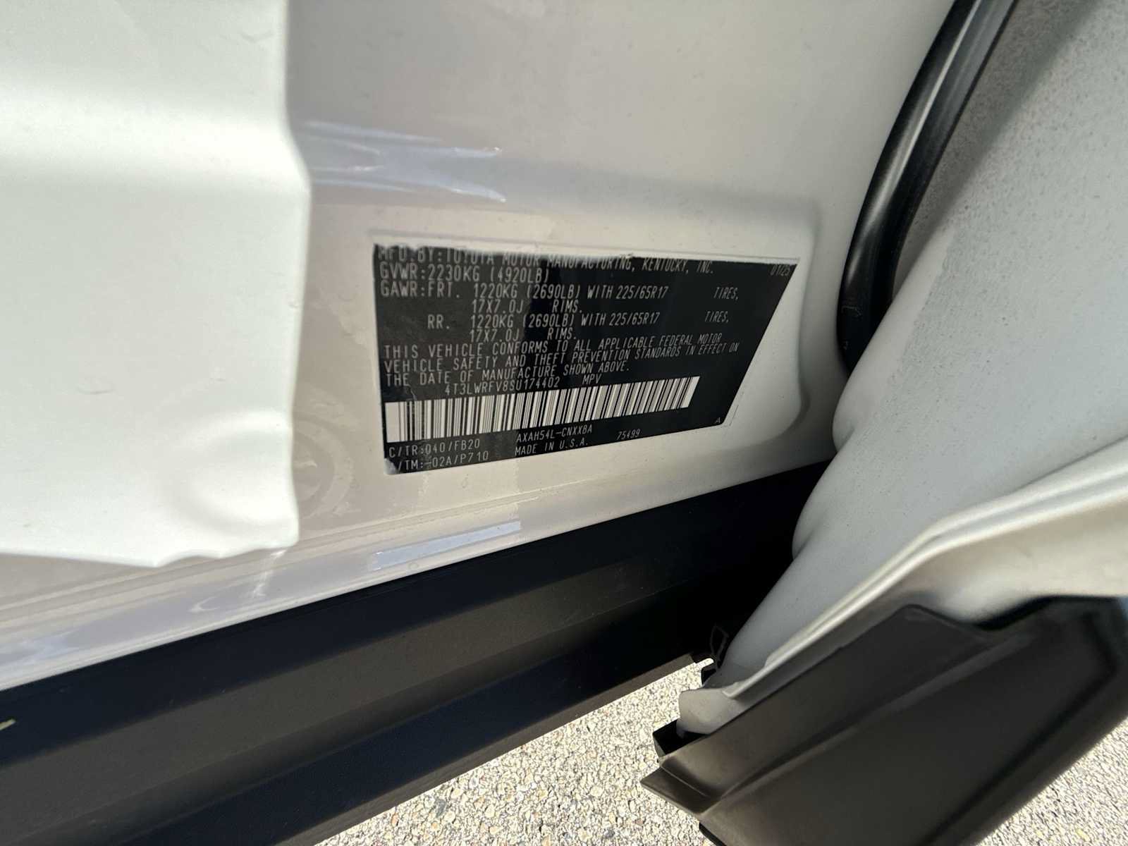 Used 2025 Toyota RAV4 LE AWD/4WD image 31