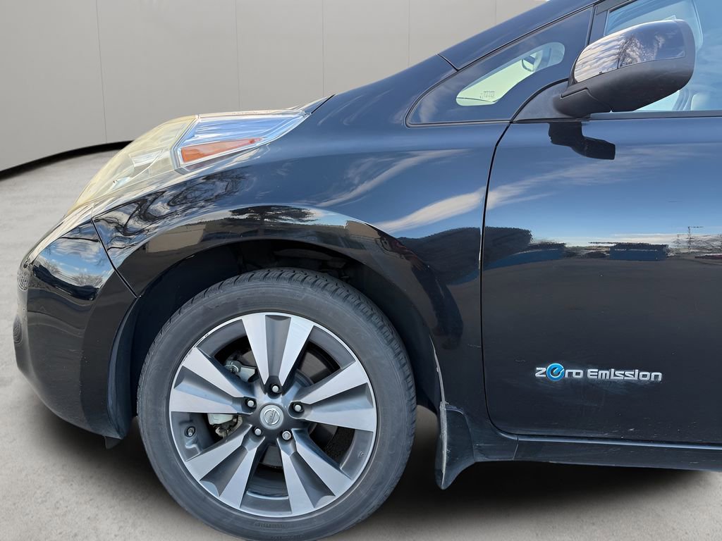 Used 2015 Nissan Leaf SL image 15
