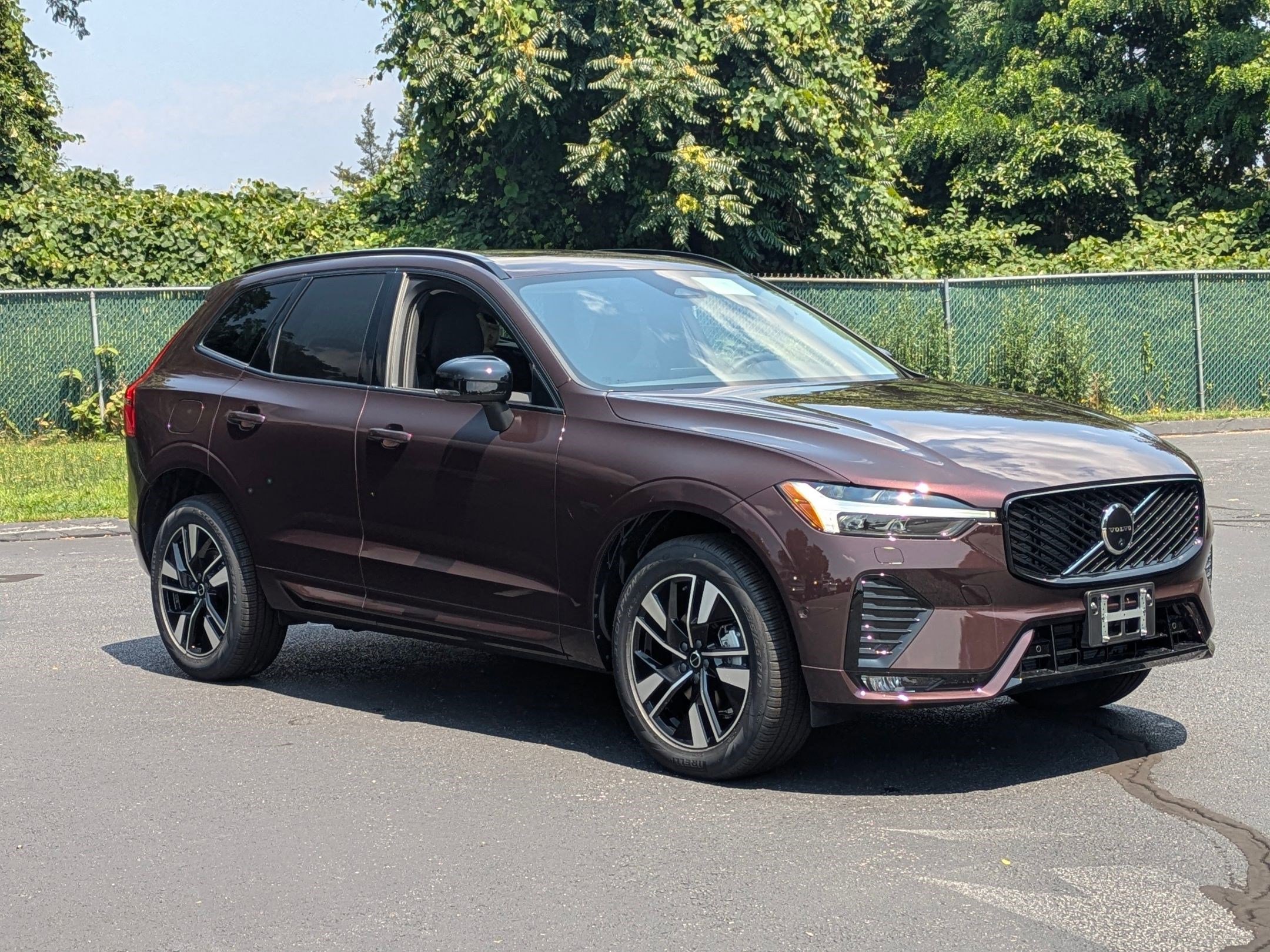 New 2026 Volvo XC60 B5 Plus w/ Protection Package Premier image 4