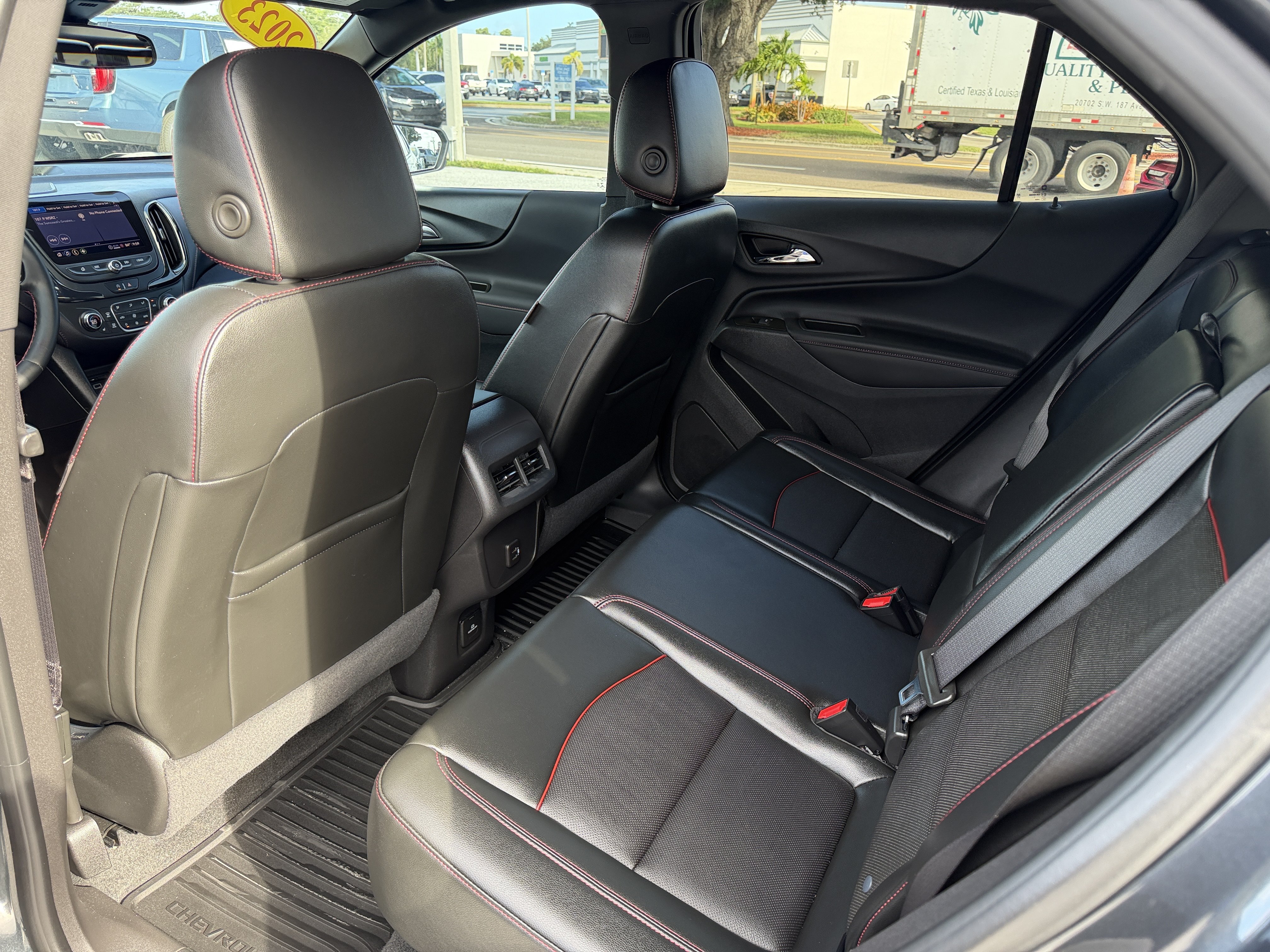 Certified 2023 Chevrolet Equinox RS w/ RS Leather Package FWD image 18