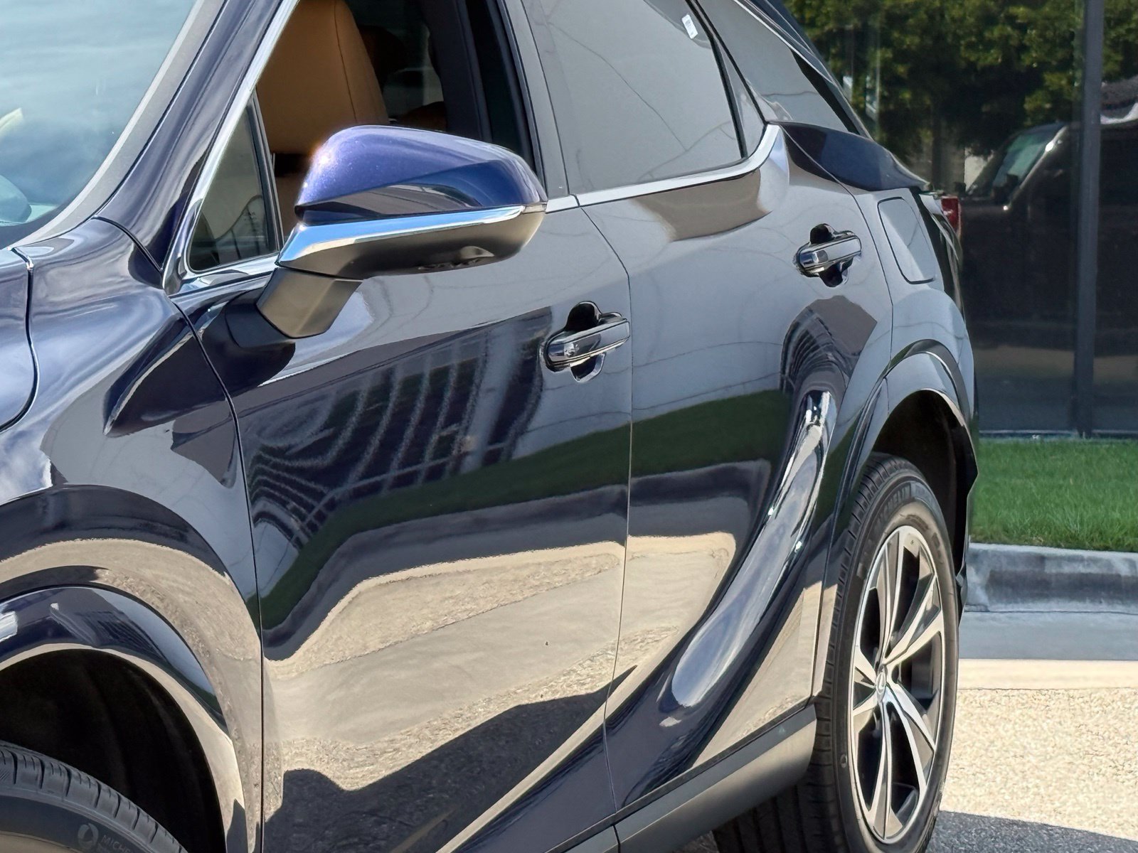 Used 2024 Lexus RX 350 Premium w/ Convenience Package FWD image 4