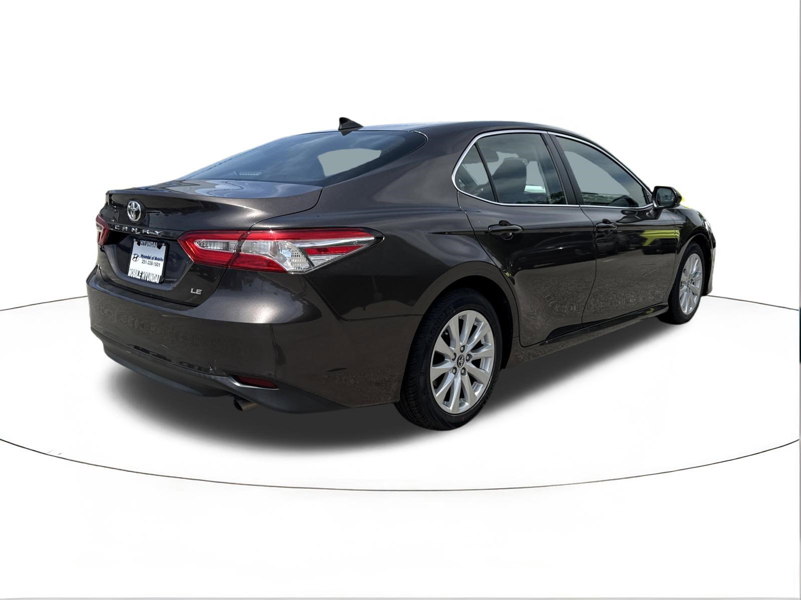 Used 2020 Toyota Camry LE FWD image 3