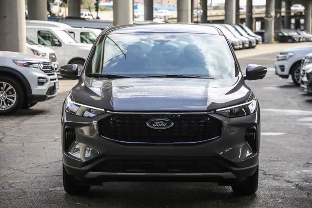 New 2024 Ford Escape Active w/ Tech Pack #2 FWD image 3
