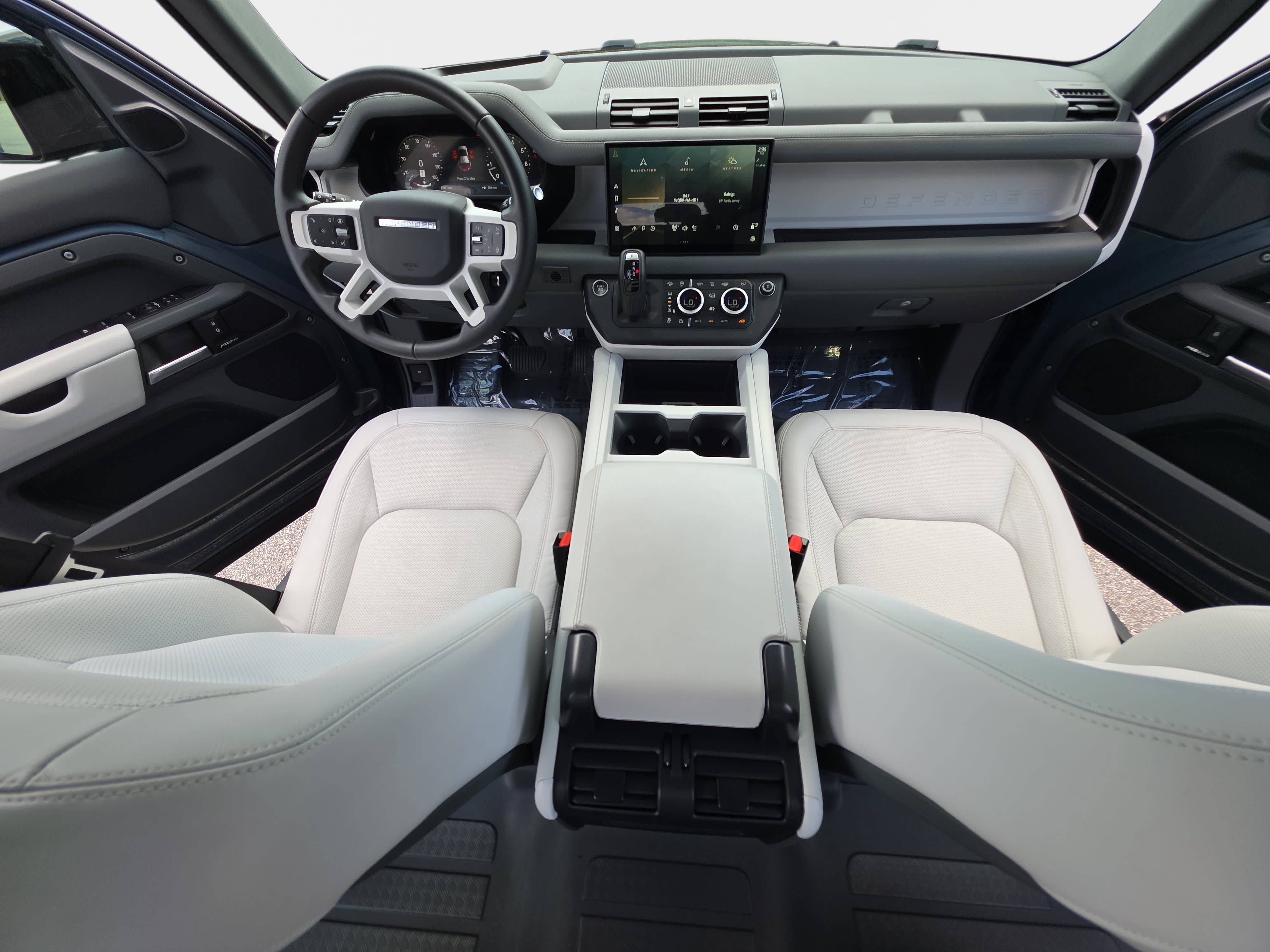 Certified 2025 Land Rover Defender 110 S AWD/4WD image 9