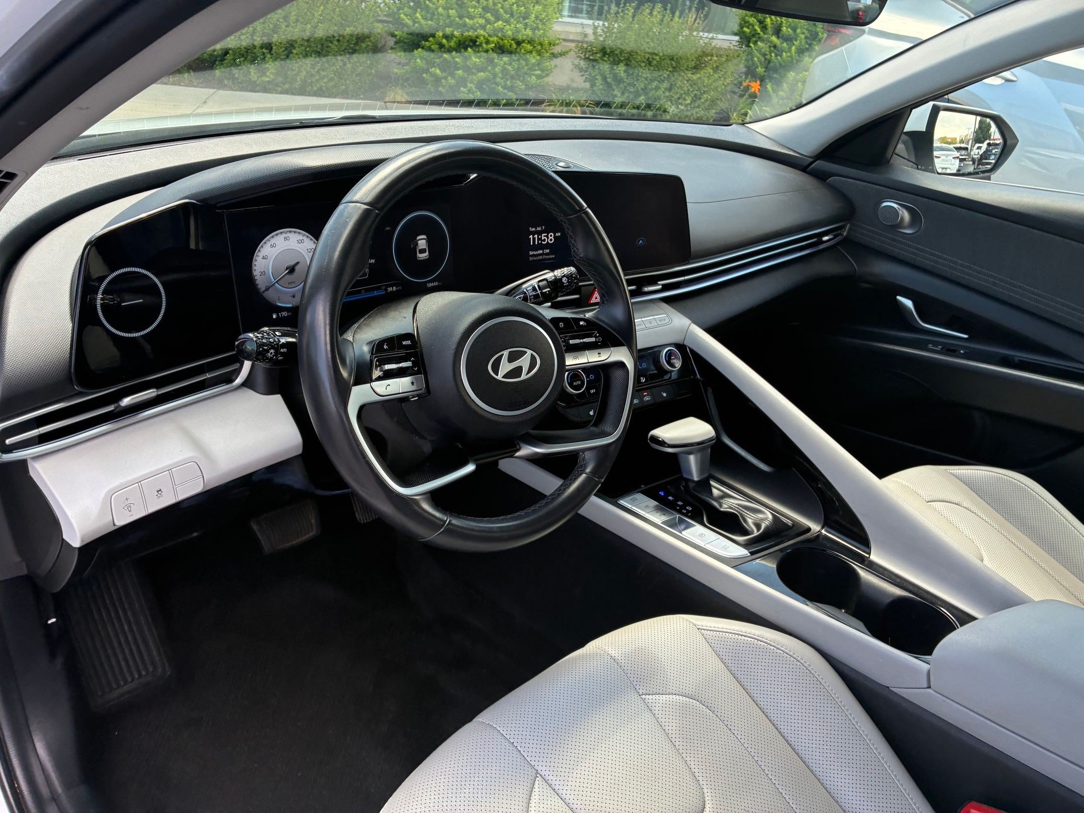 Certified 2024 Hyundai Elantra Limited FWD image 16