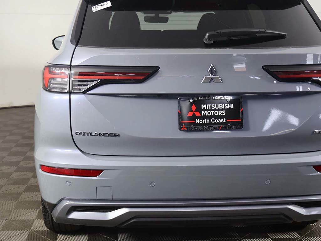 New 2026 Mitsubishi Outlander SE FWD image 16