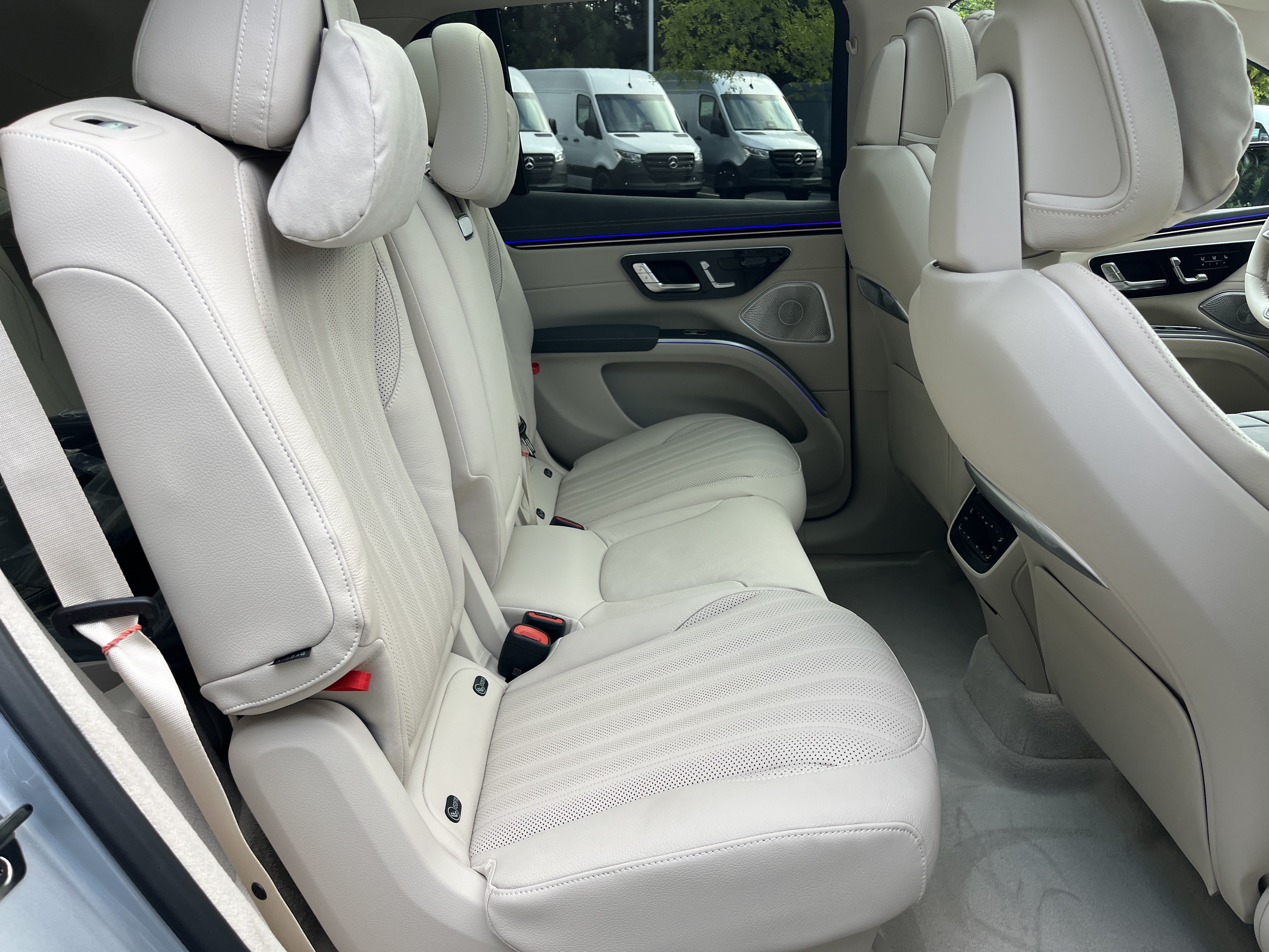 New 2027 Mercedes-Benz EQS 400 4MATIC SUV image 44