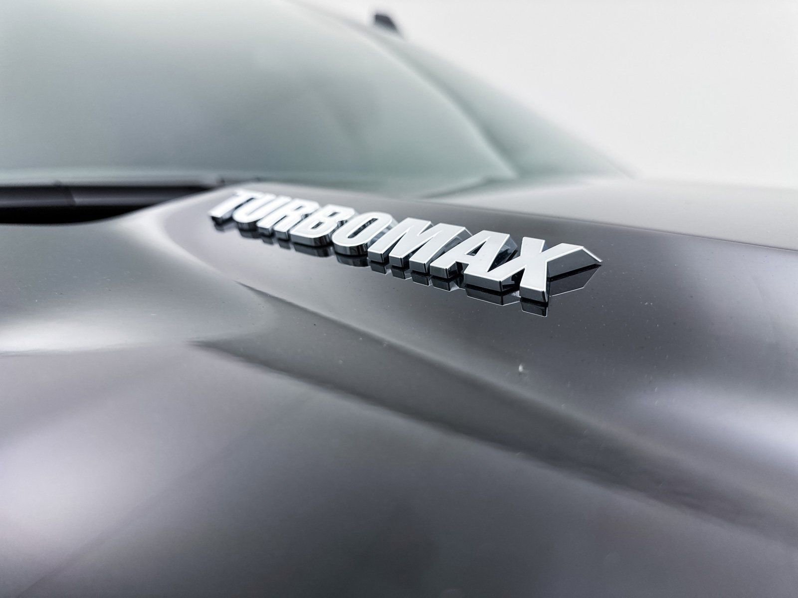 Used 2025 Chevrolet Silverado 1500 LT w/ Convenience Package II image 3