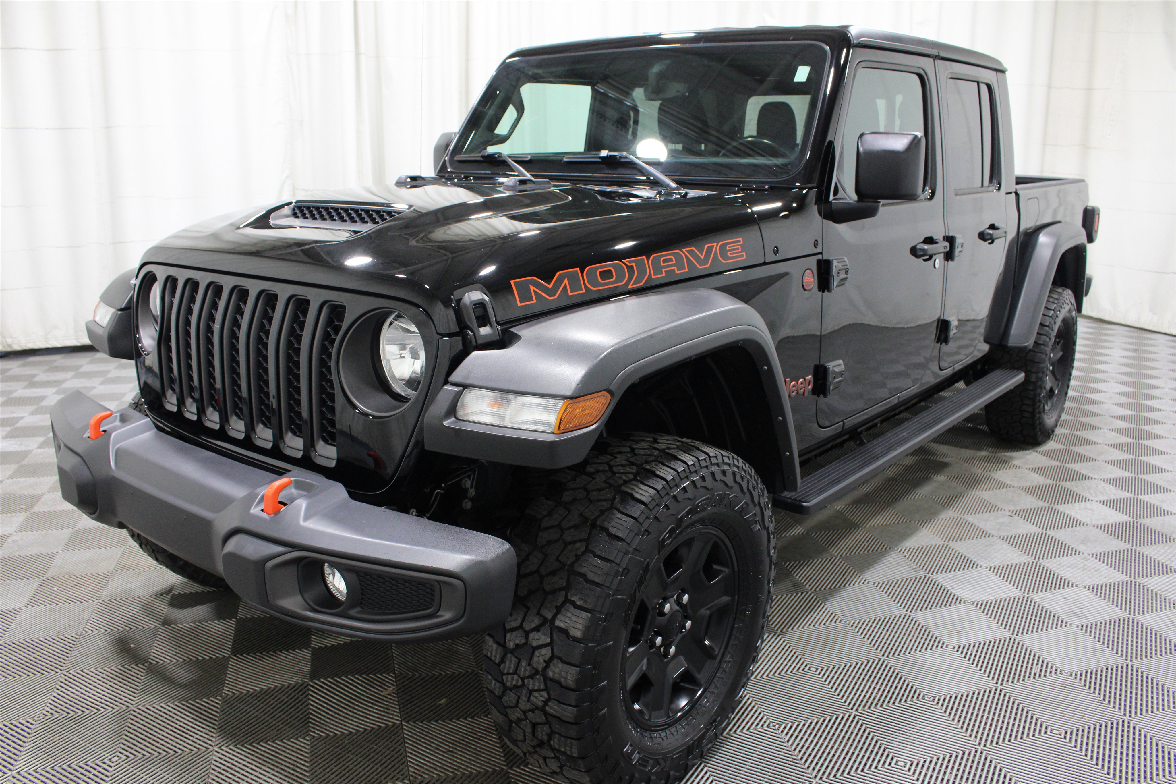 Used 2023 Jeep Gladiator Mojave w/ Cold Weather Group image 35