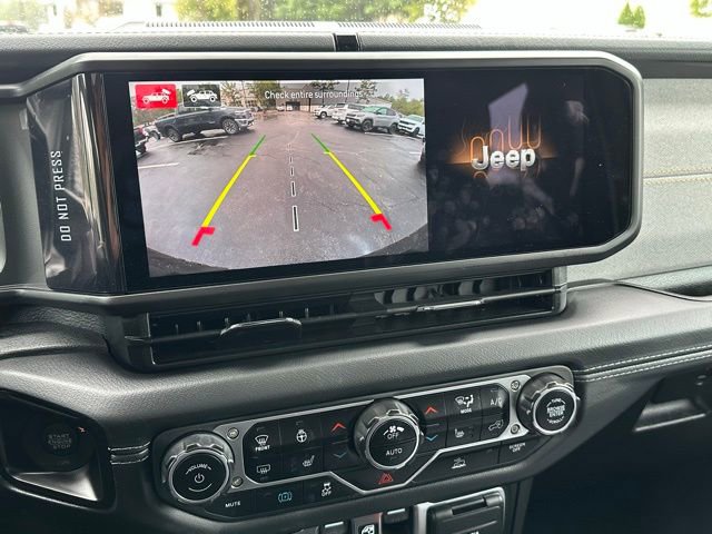 Used 2024 Jeep Wrangler Unlimited Sahara w/ Technology Group image 31