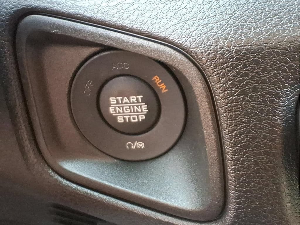 Used 2025 Jeep Gladiator Sport AWD/4WD image 21