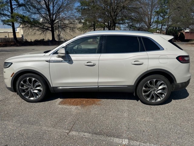 Used 2023 Lincoln Nautilus Reserve w/ Luxury Package image 3