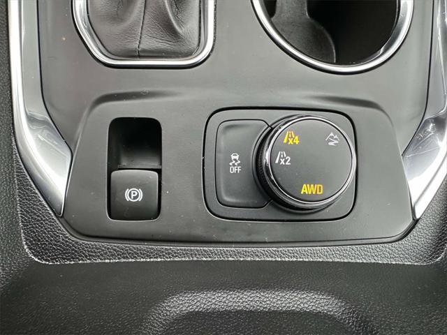 Used 2021 Chevrolet Traverse LT image 30