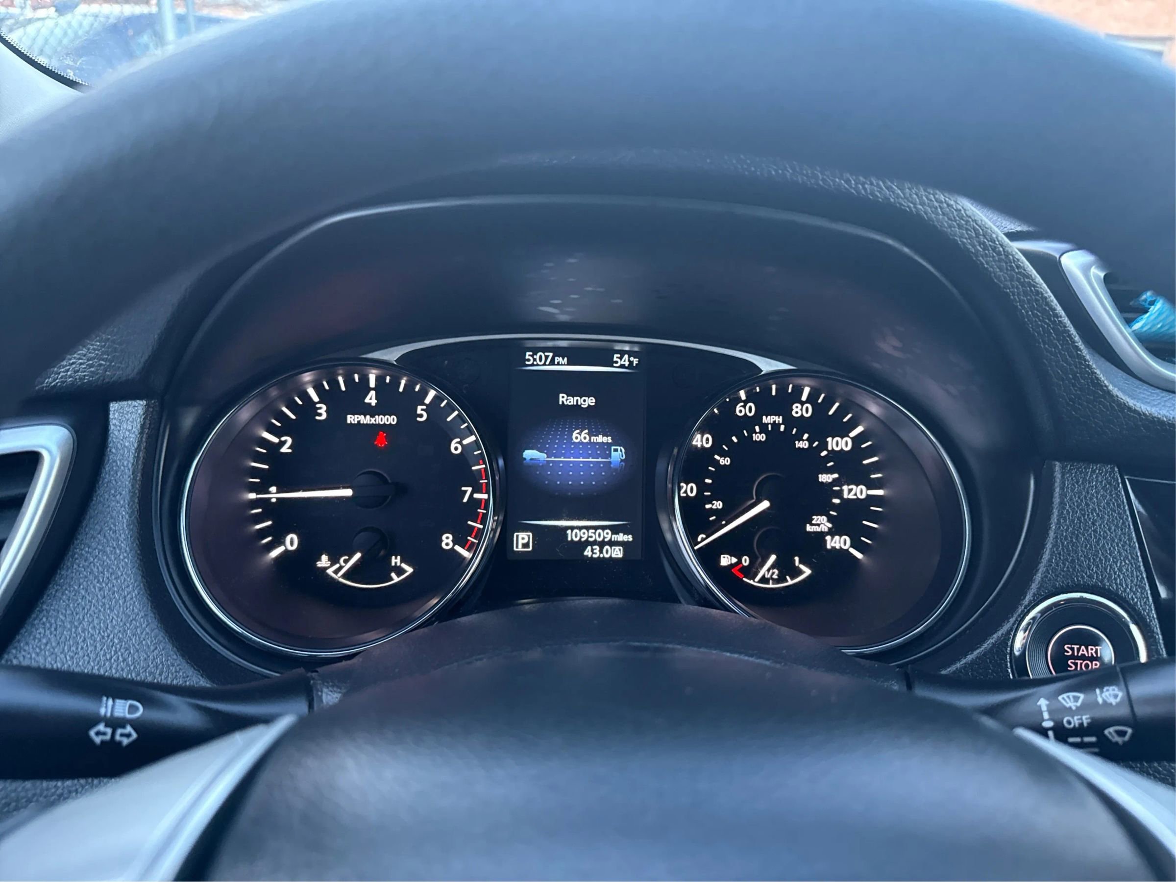 Used 2015 Nissan Rogue SV image 18