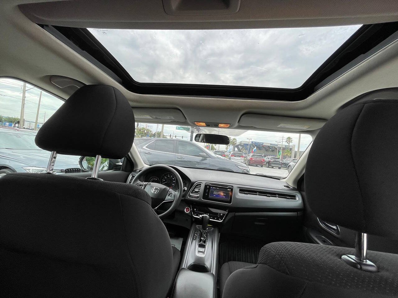 Used 2017 Honda HR-V EX image 9
