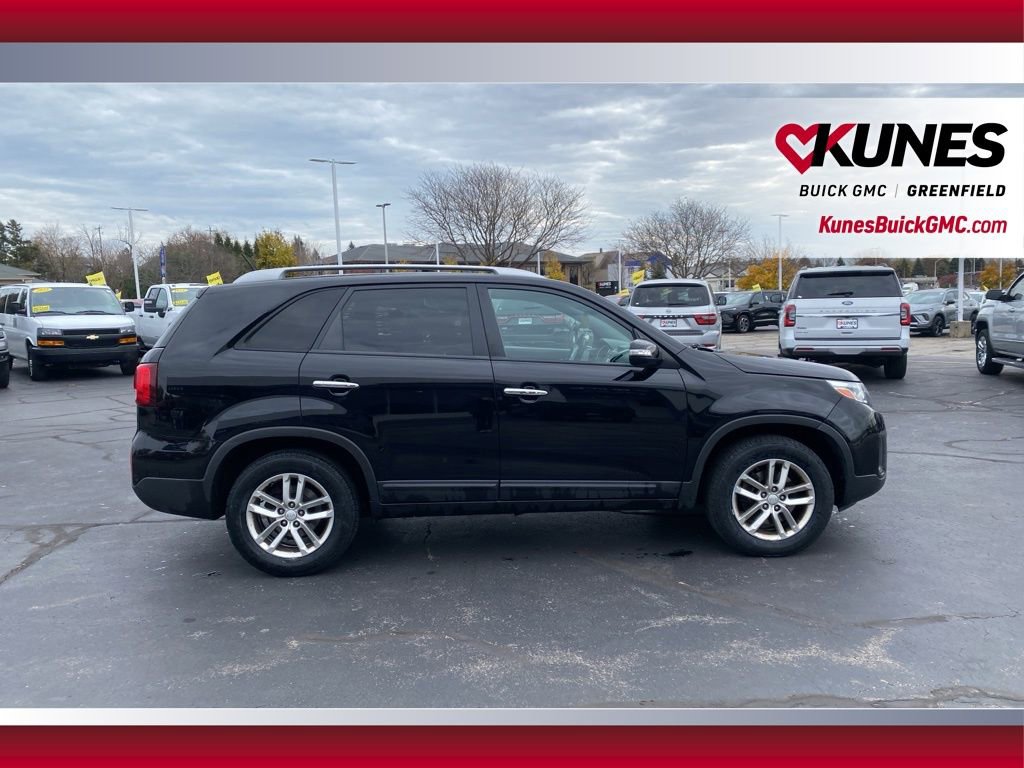 Used 2015 Kia Sorento LX image 3