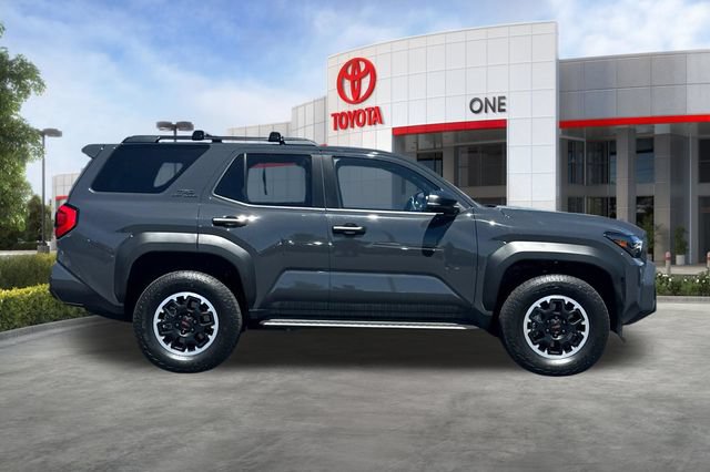 Certified 2025 Toyota 4Runner TRD Off-Road Premium AWD/4WD image 3