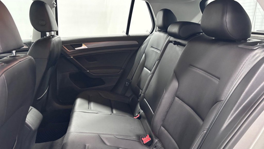 Used 2019 Volkswagen Golf SE w/ Driver Assistance Package FWD image 22