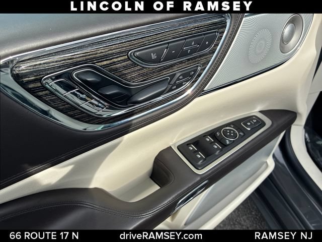 Used 2017 Lincoln Continental Black Label w/ Rear-seat Package AWD/4WD image 13