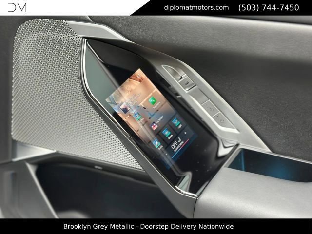 Used 2025 BMW i7 xDrive60 AWD/4WD image 29