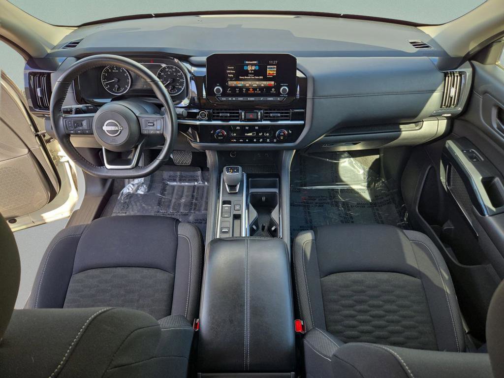 Used 2024 Nissan Pathfinder SV FWD image 29