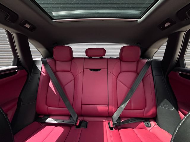 Certified 2025 Porsche Macan S AWD/4WD image 25