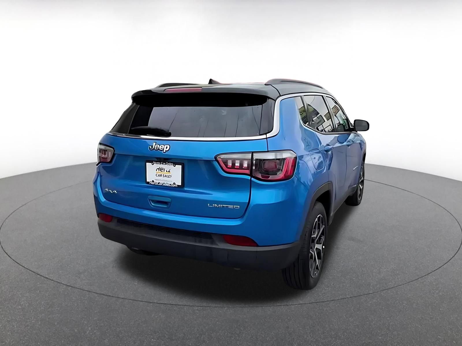 Used 2025 Jeep Compass Limited image 14