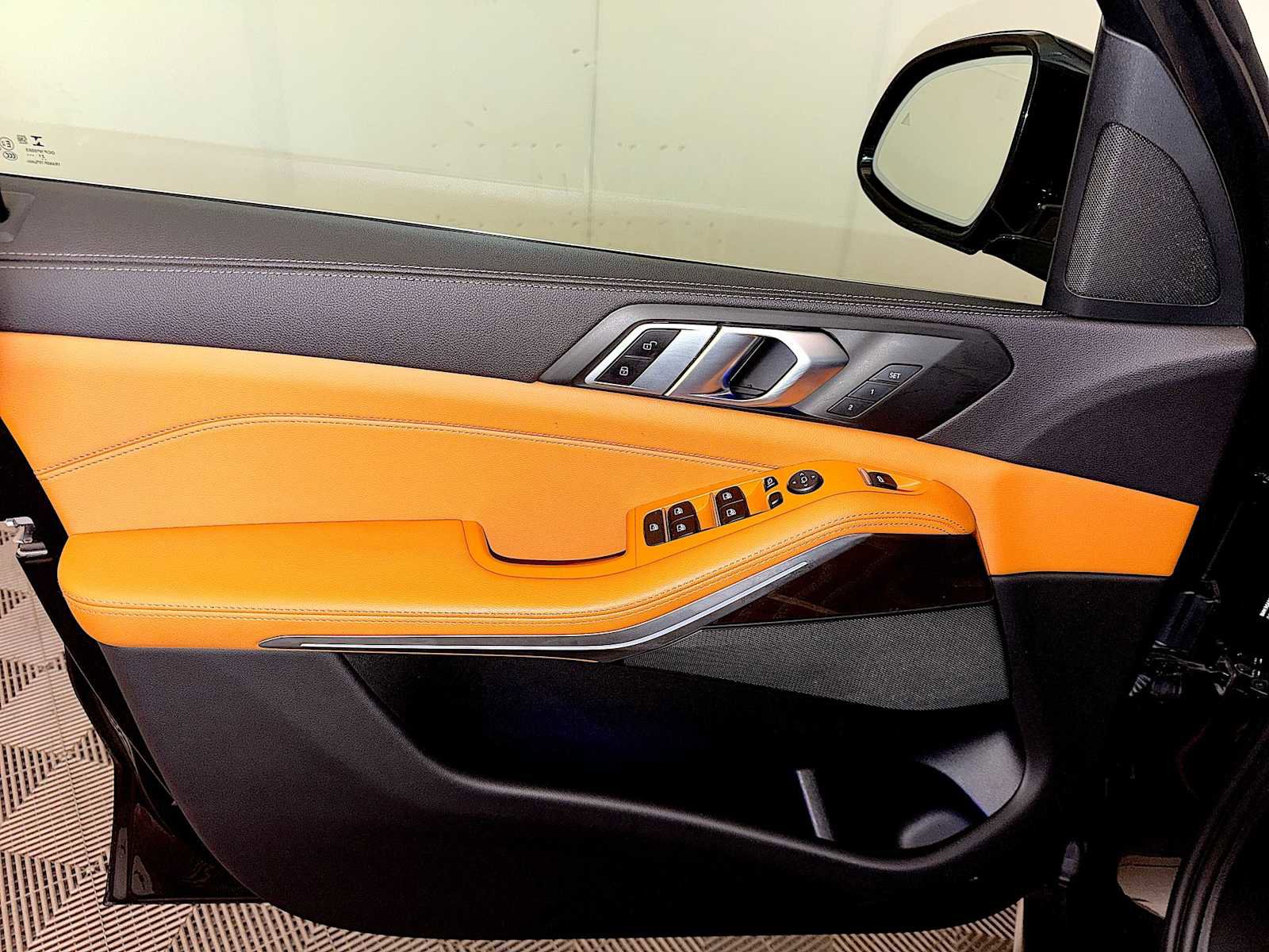 Used 2022 BMW X5 xDrive40i w/ Climate Comfort Package image 11