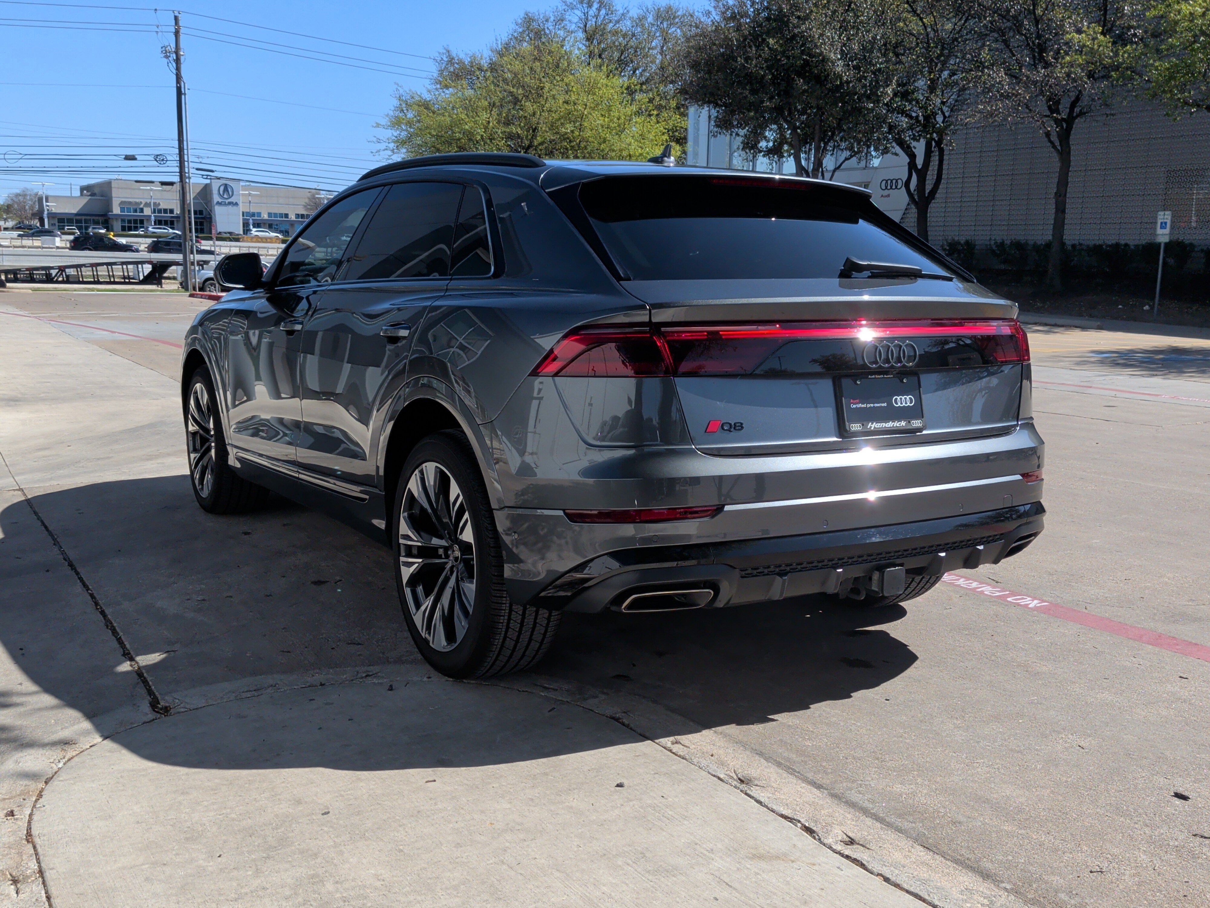 Used 2024 Audi Q8 Premium Plus w/ Premium Plus Package image 8