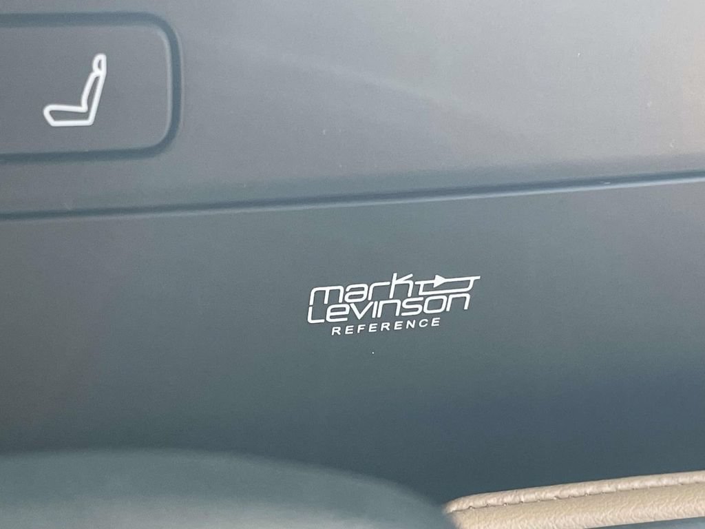 Used 2023 Lexus LS 500 w/ Interior Upgrade Package RWD image 19