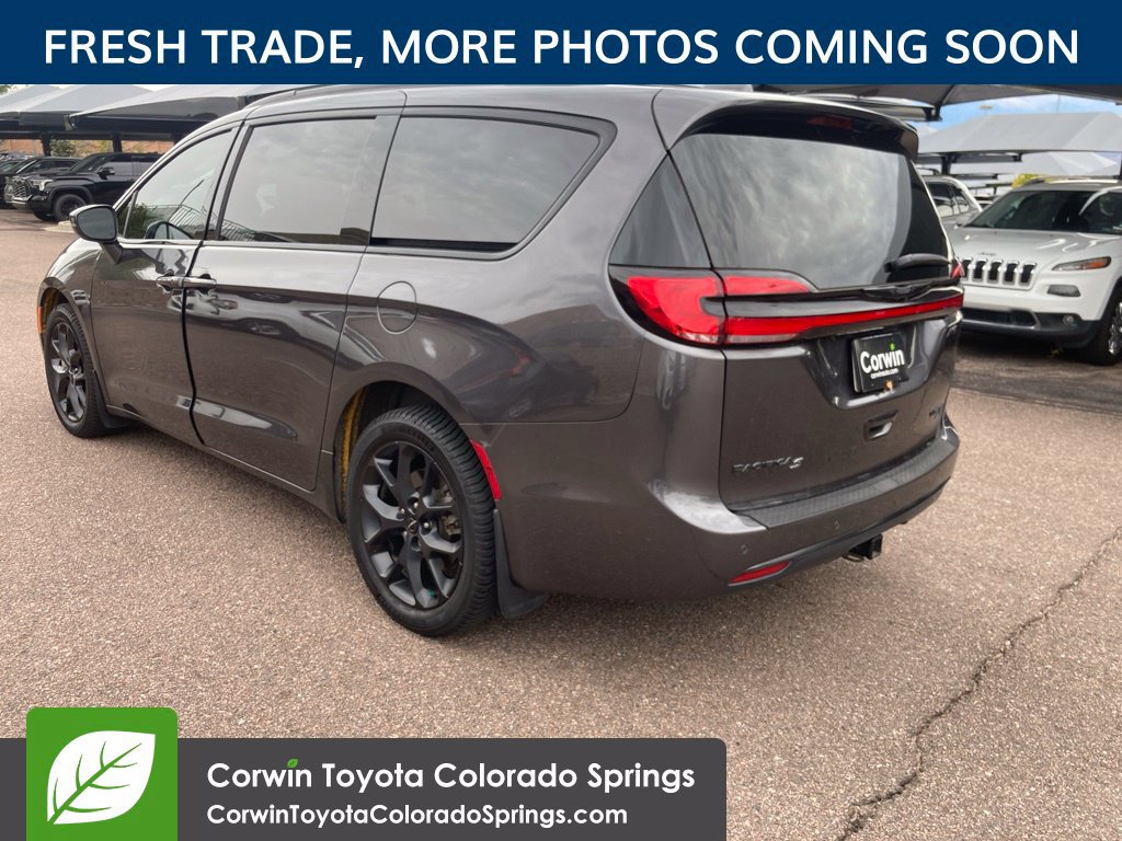Used 2021 Chrysler Pacifica Limited w/ Uconnect Theater Family Group AWD/4WD image 6