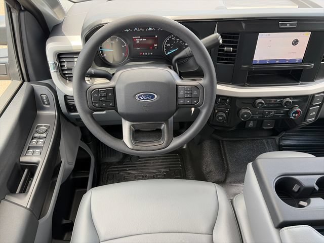 New 2026 Ford F550 4x4 Crew Cab image 9