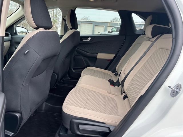 Used 2020 Ford Escape SE image 12