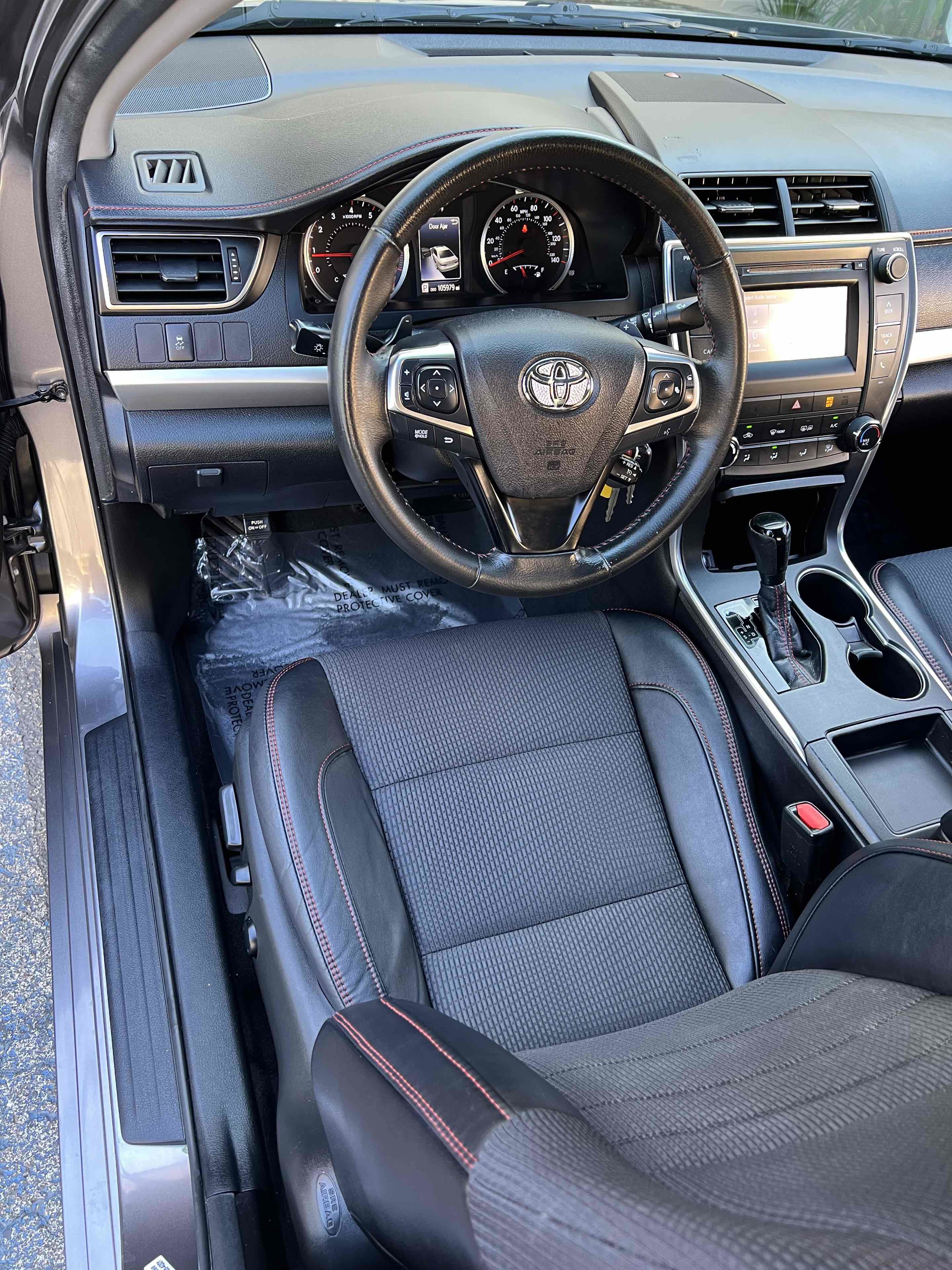 Used 2017 Toyota Camry SE w/ Moonroof Package FWD image 25