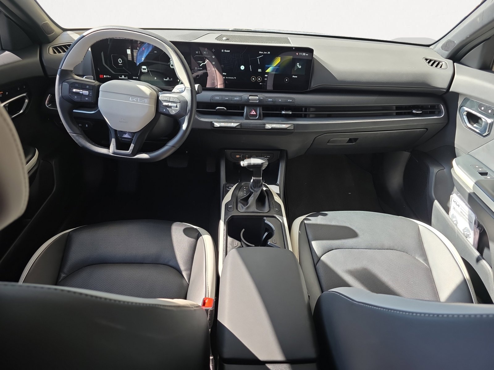 Used 2025 Kia K4 GT-Line w/ GT-Line Premium Package image 2