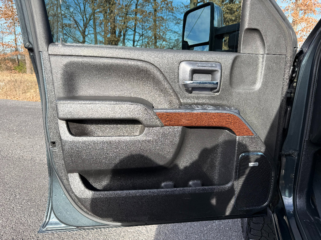 Used 2019 GMC Sierra 2500 SLT image 24