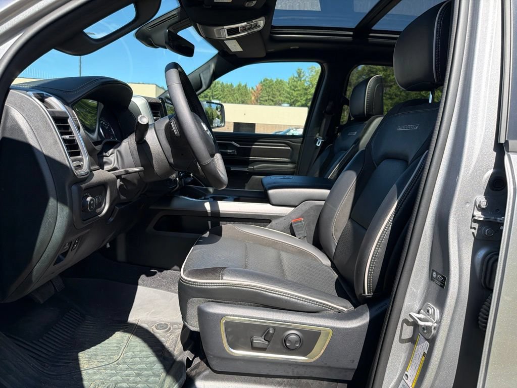 Used 2025 RAM 1500 Laramie w/ Sport Appearance Package AWD/4WD image 18