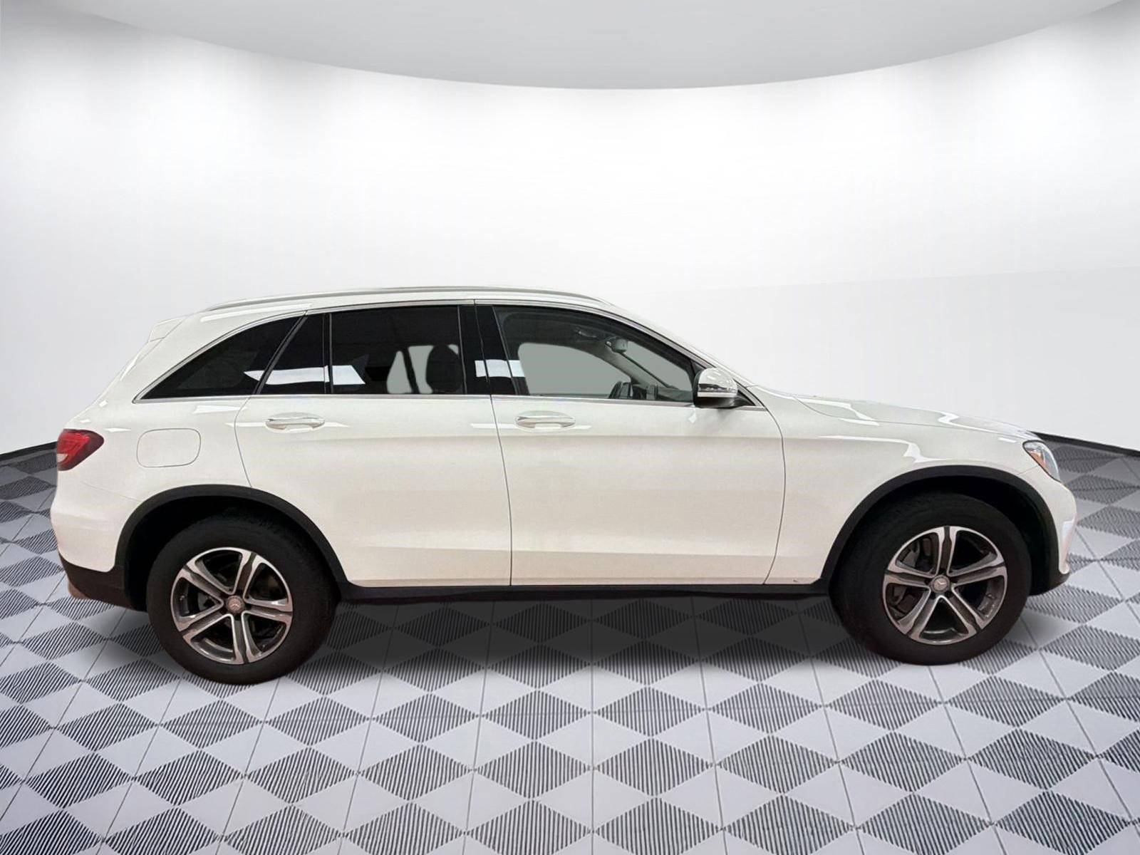 Used 2016 Mercedes-Benz GLC 300 4MATIC image 7