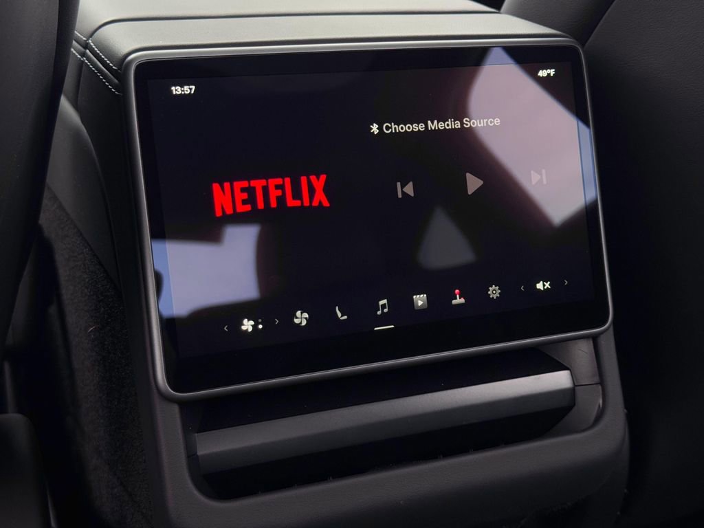 Used 2026 Tesla Model Y Long Range image 31