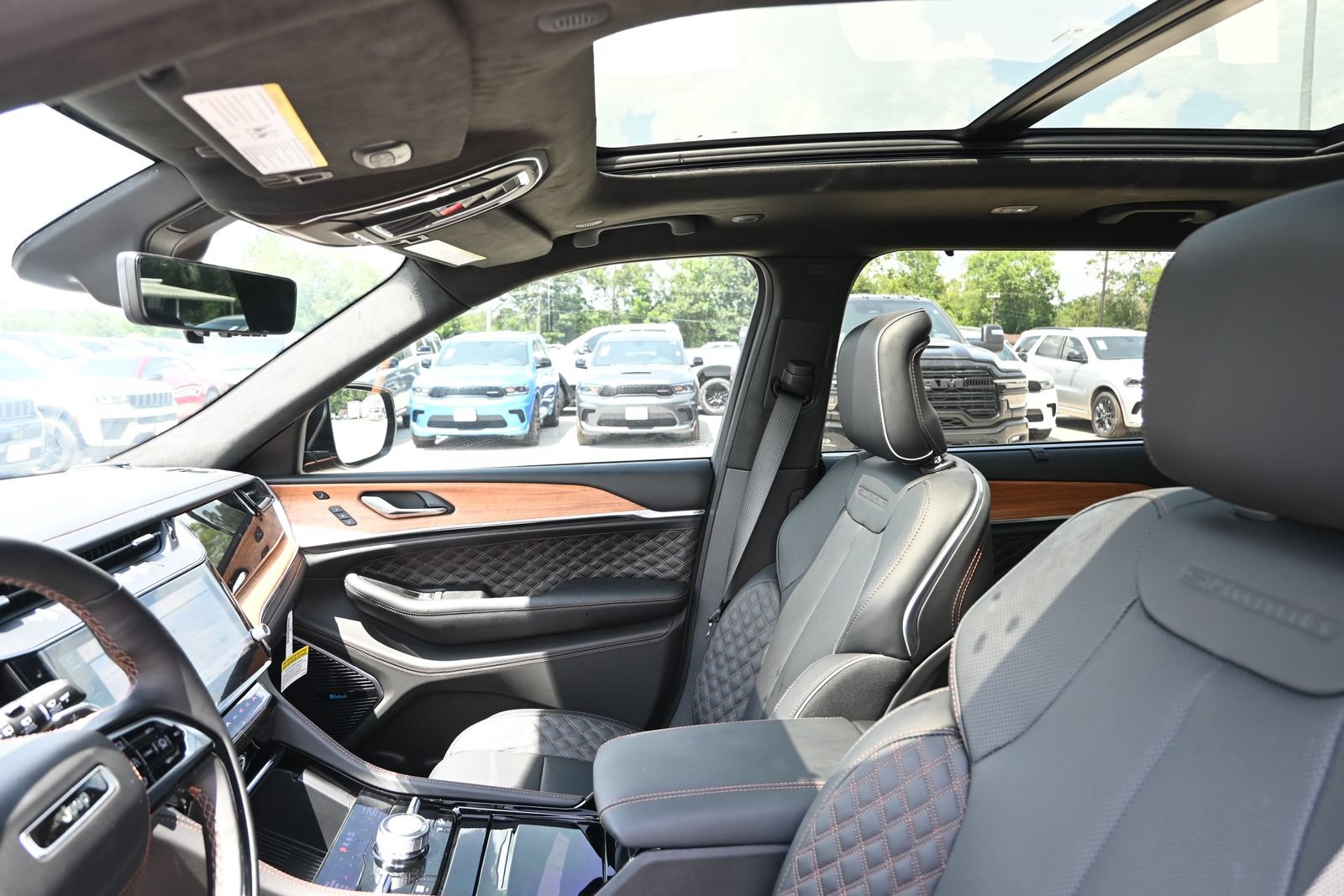 New 2026 Jeep Grand Cherokee L Summit AWD/4WD image 15