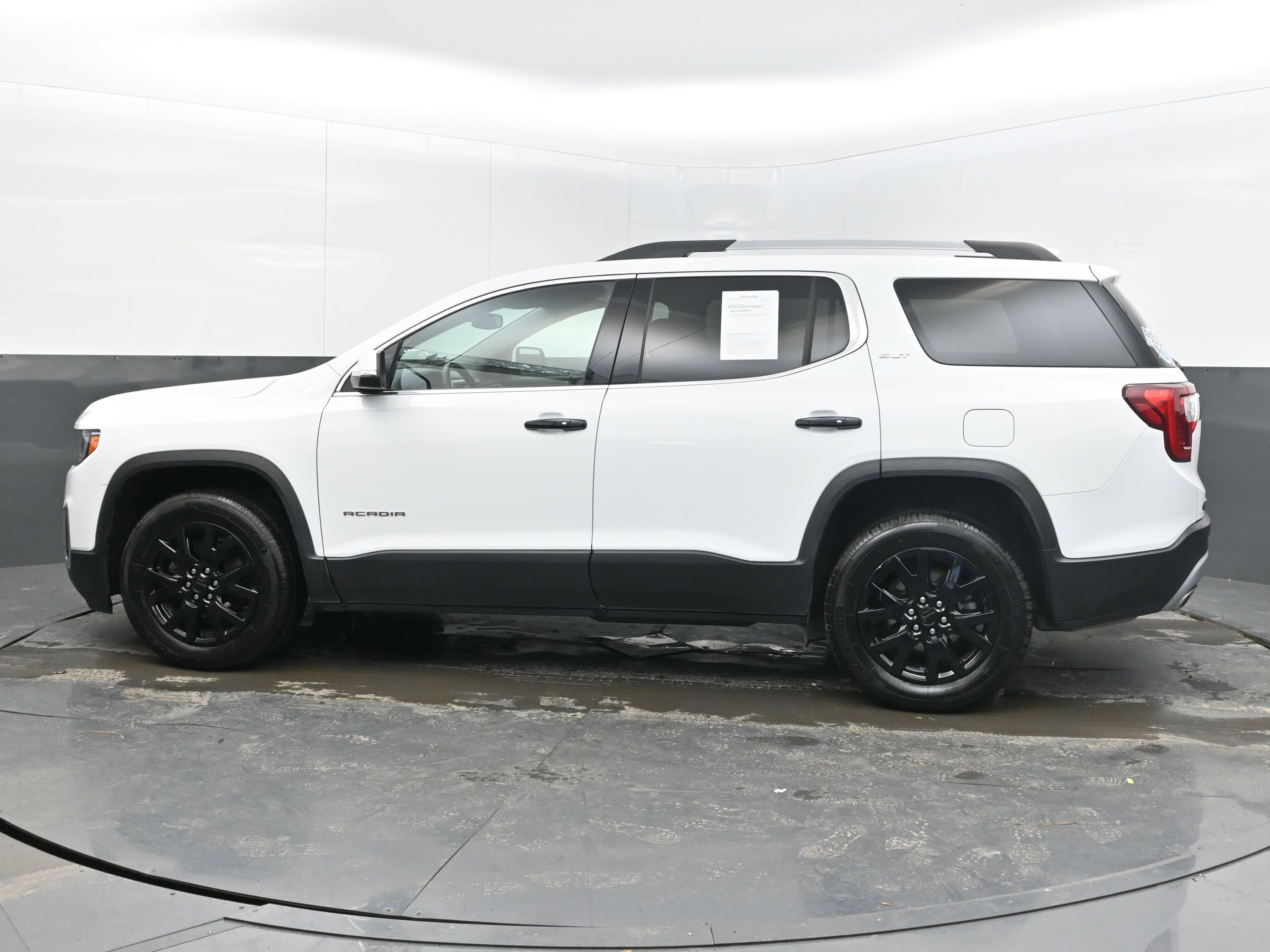 Used 2023 GMC Acadia SLT image 7