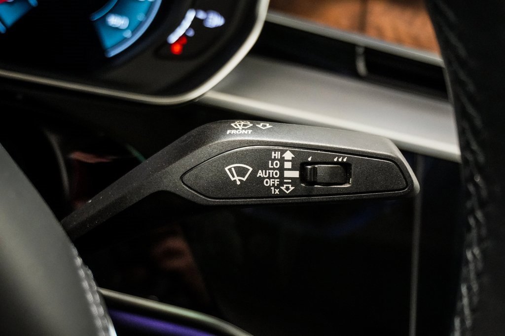 Used 2022 Audi A8 L 3.0T w/ Luxury Package image 35